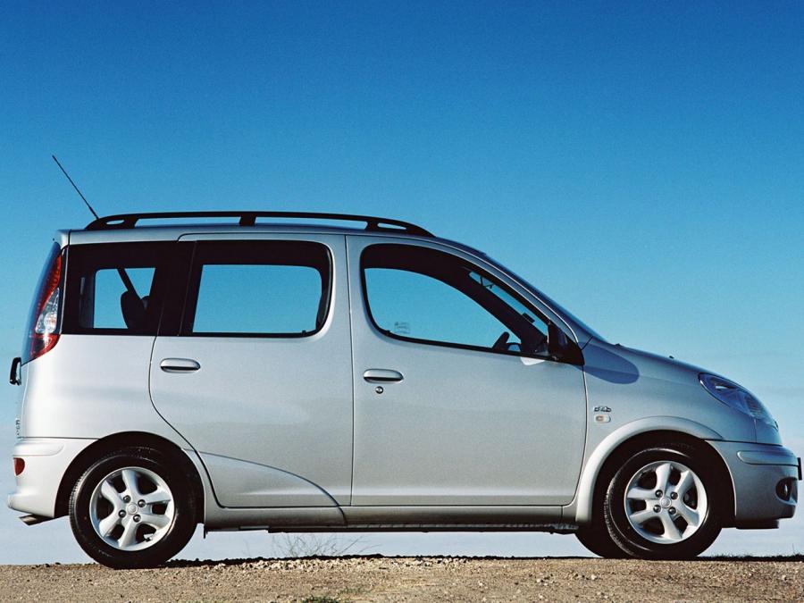  Toyota Yaris Verso 2003 года  (UK) (фото 4 из 4)
